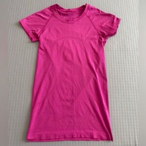 Lululemon Sonic Pink Swiftly Tech Short-Sleeve Shirt 2.0 Hip Length Size: 2